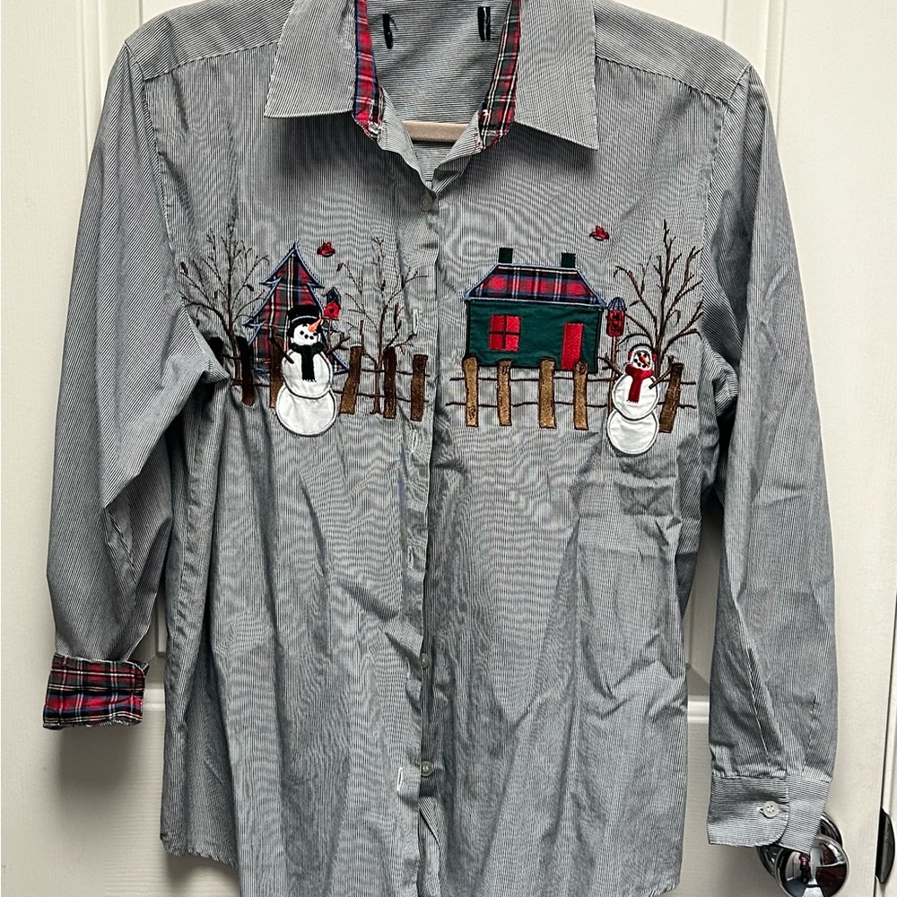 Christmas button down shirt with appliqué and embroidery